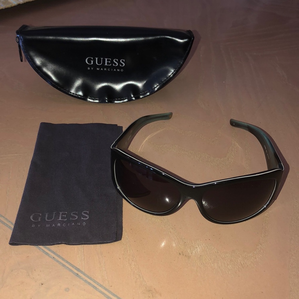 Guess by Marciano , Woman sunglasses 😎